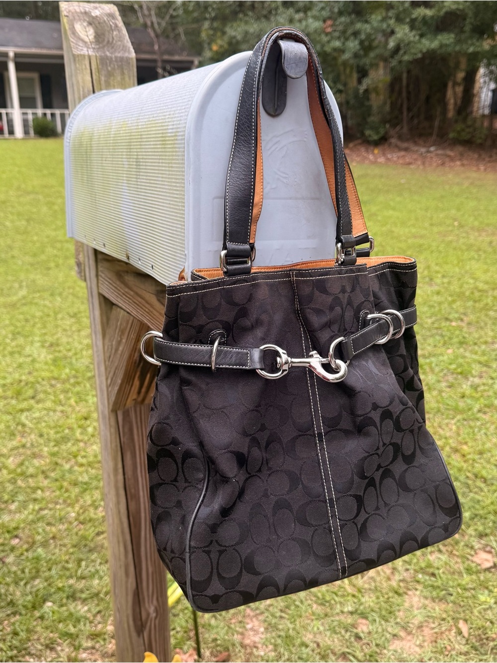 Coach Vintage Bucket Bay Coach Black And Tan Silver Hardware Footed Bottom